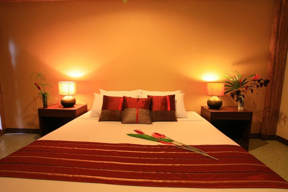 Deluxe Room, 1 Large (Double) Bed | WiFi (free)
