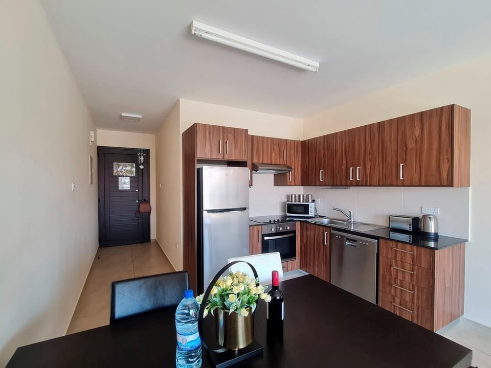 dining room-kitchen