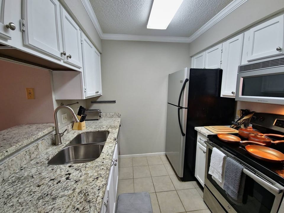 House | 1 bedroom, desk