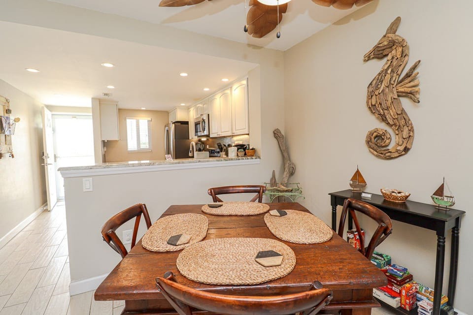 St. Augustine Beach Rentals Dining Room