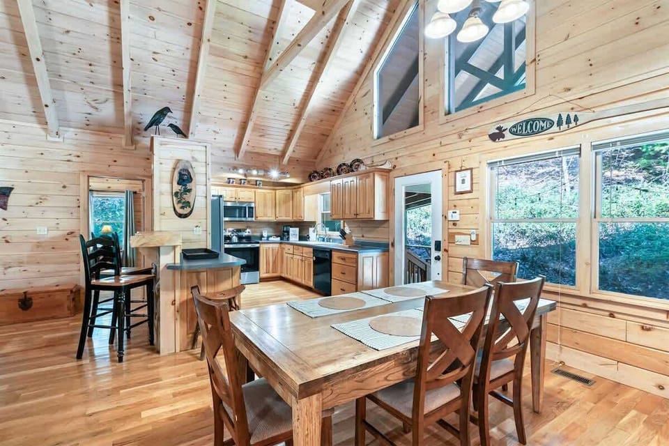 FARMHOUSE-STYLE DINING TABLE SEATS UP TO 8
