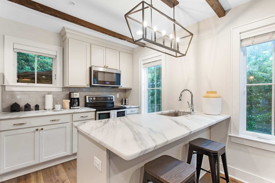 Kitchen Island with bar seating