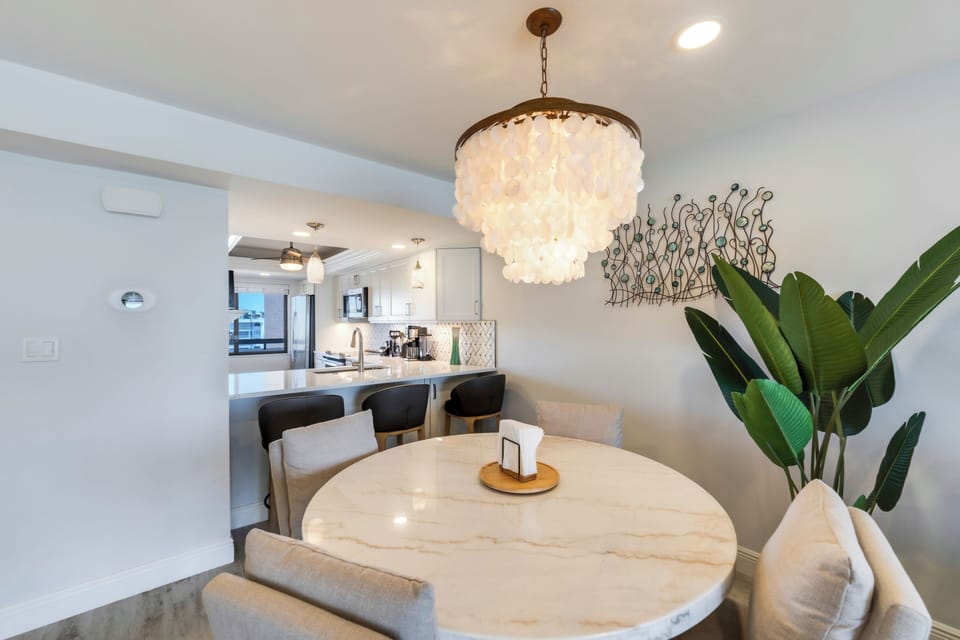 Dining for 4 at Islands End 804