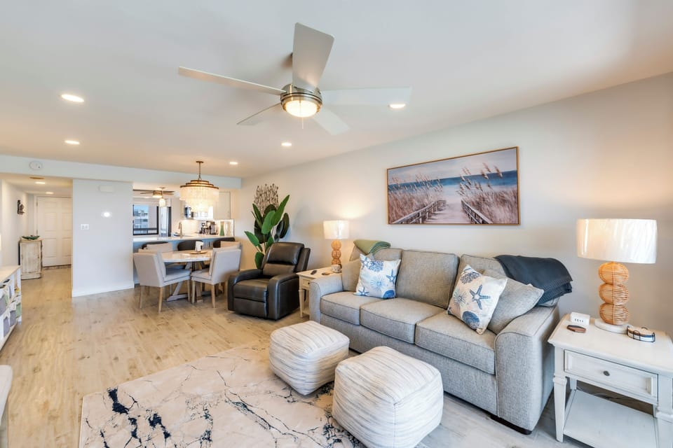 Modern comfort with gorgeous gulf views