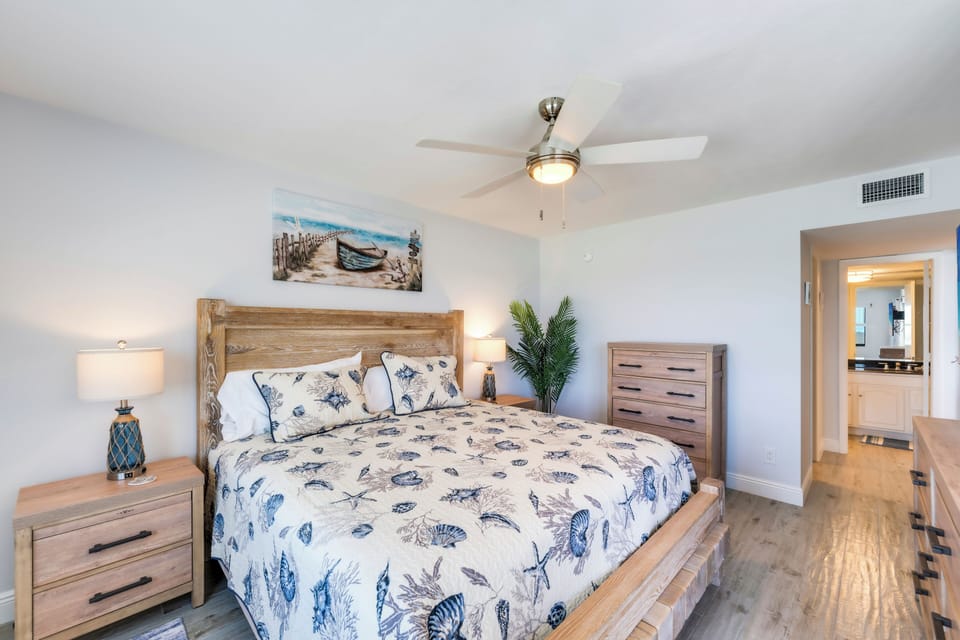 Islands End 804 cozy tropical bedroom