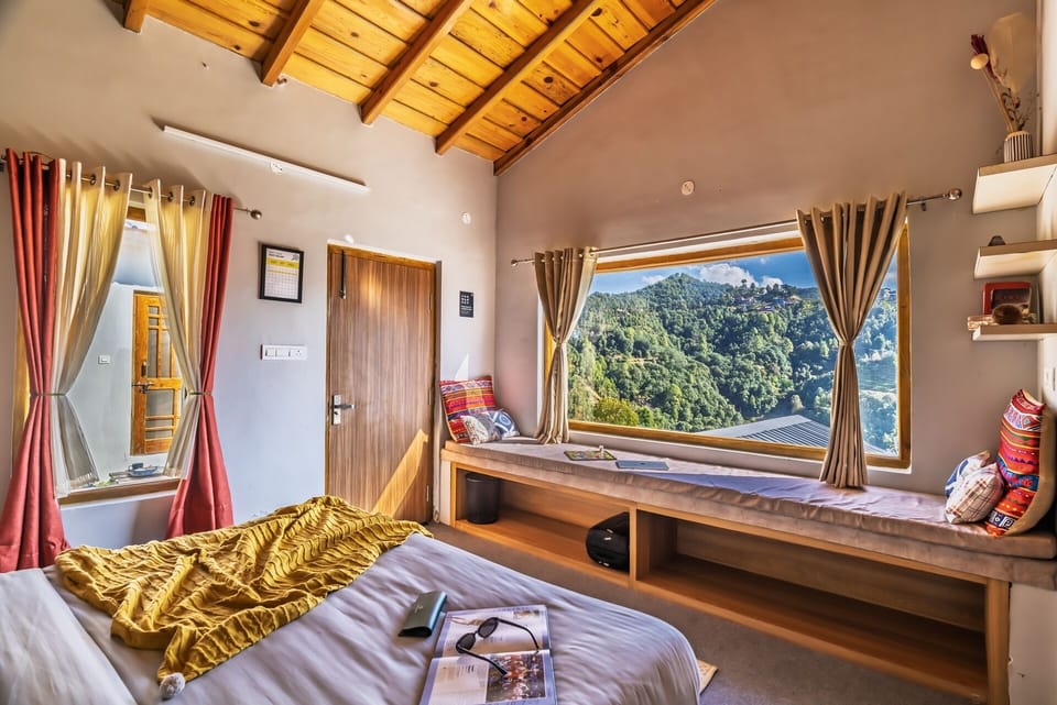 Deluxe Double Room, Mountain View | Free WiFi, bed sheets