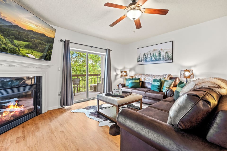 Unwind on these cozy, stylish sofas while enjoying the gorgeous view, or settle in for movie night on the 75" Smart TV