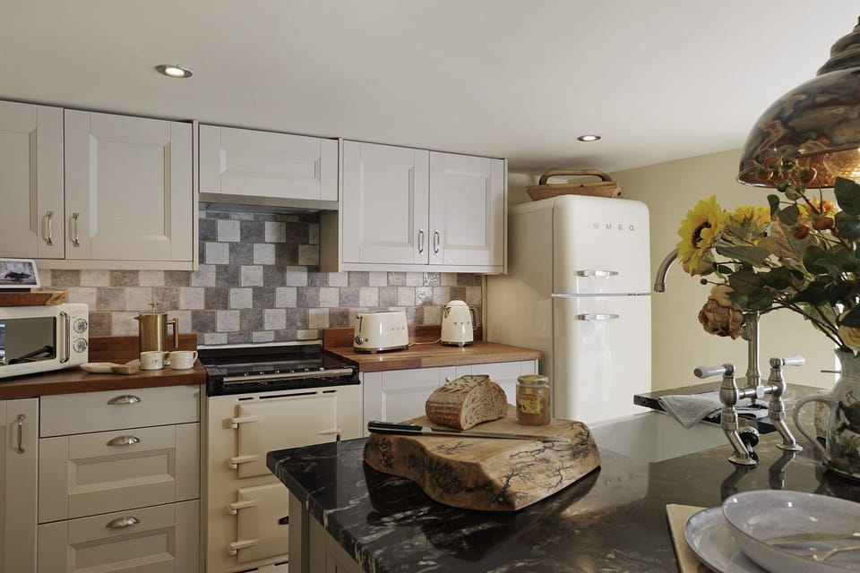 The Barn By The Ford Kitchen - StayCotswold