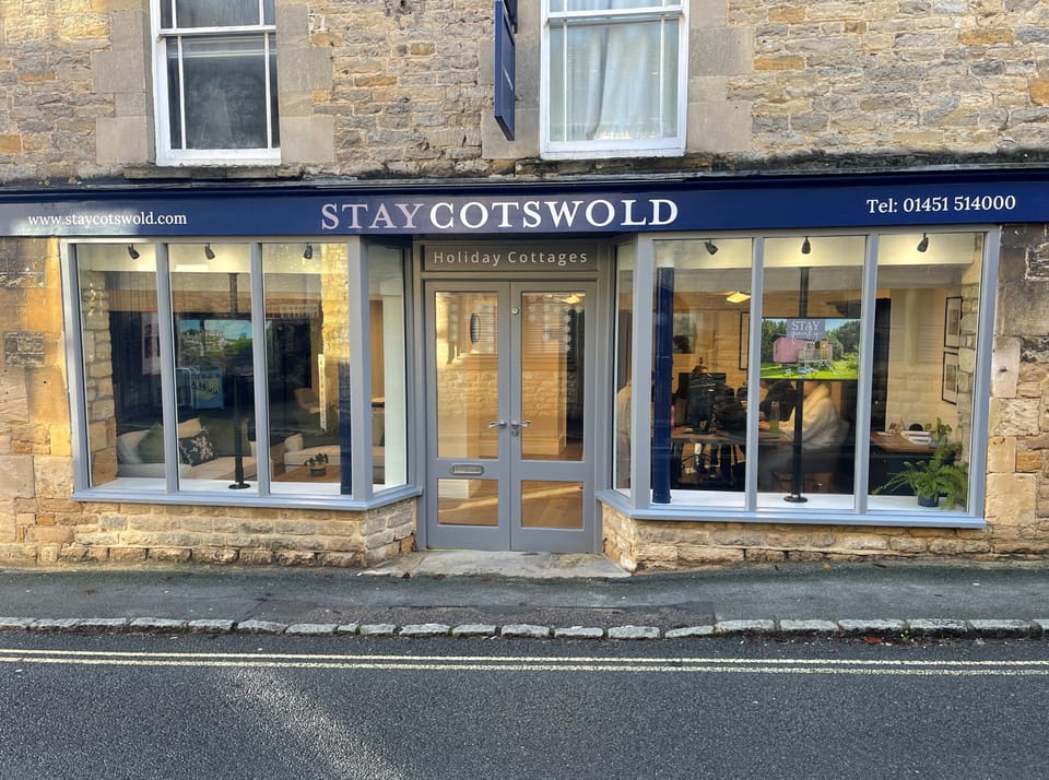 The Barn By The Ford - StayCotswold