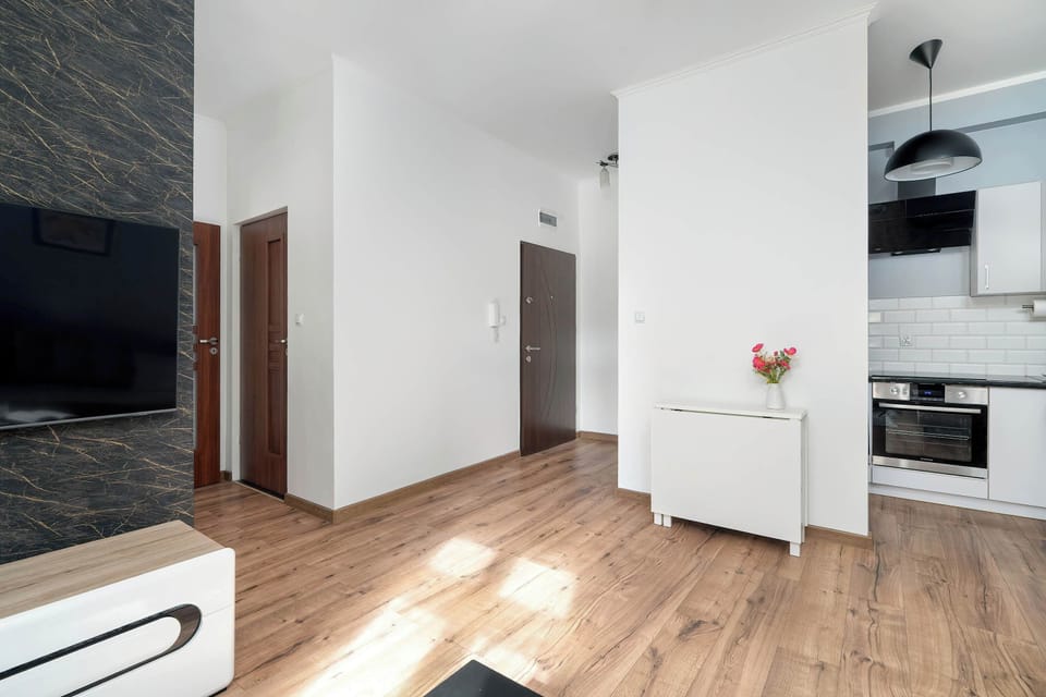 Spacious living room with full equipment. 