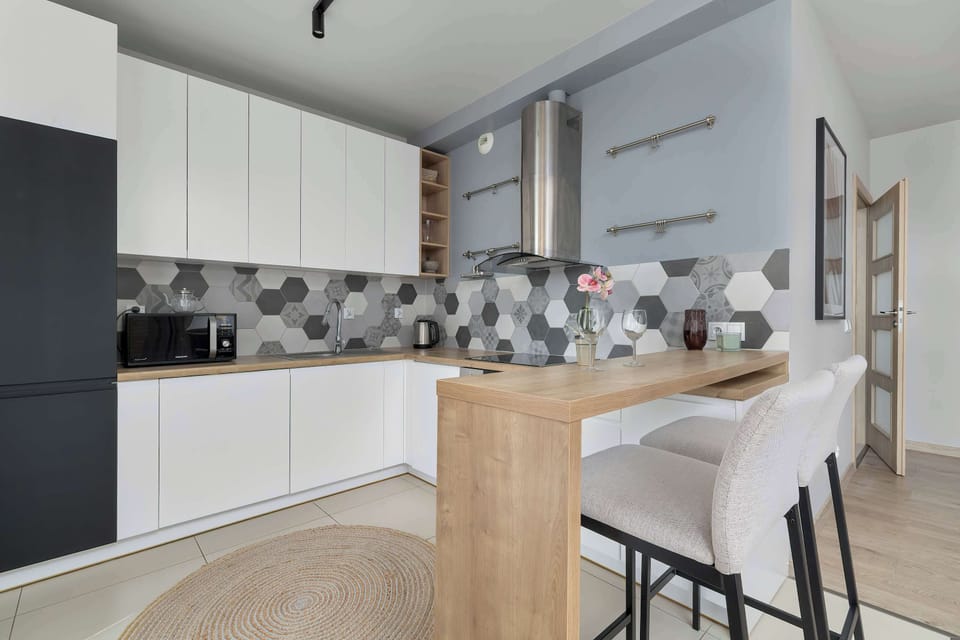 Modern, fully equipped kitchenette. 