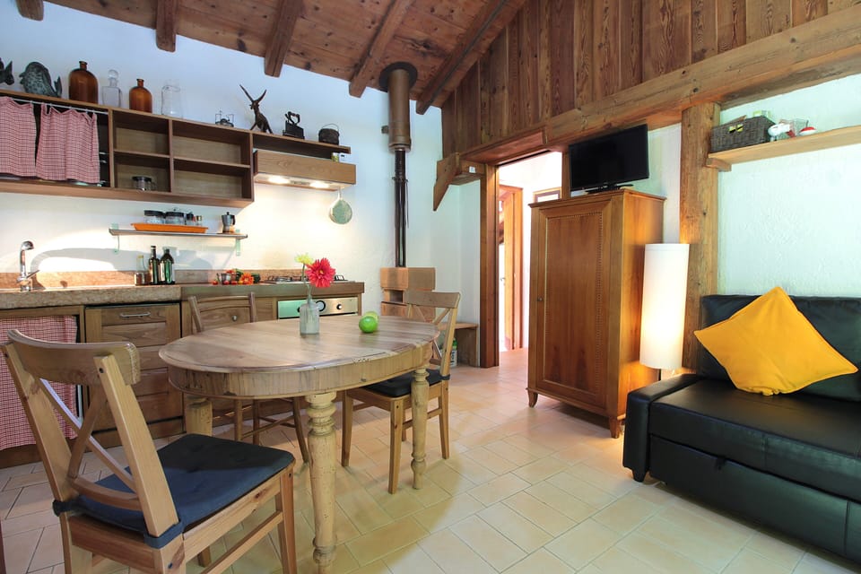 Chalet, Patio, Garden View | Private kitchen | Fridge, oven, stovetop, dishwasher