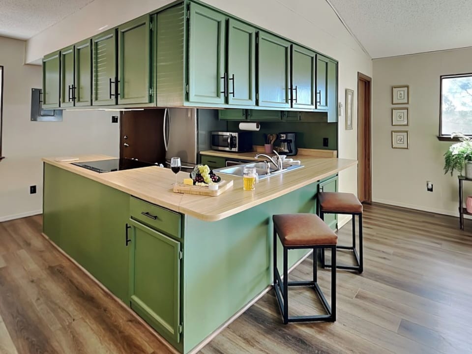 Full Size Kitchen - Countertop Seating For 2 - First Level