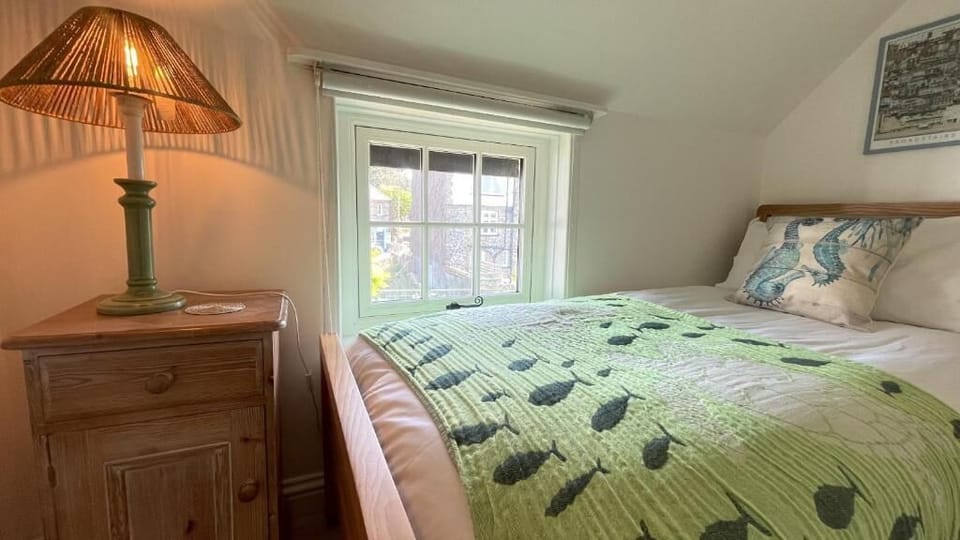Iron/ironing board, WiFi (free)