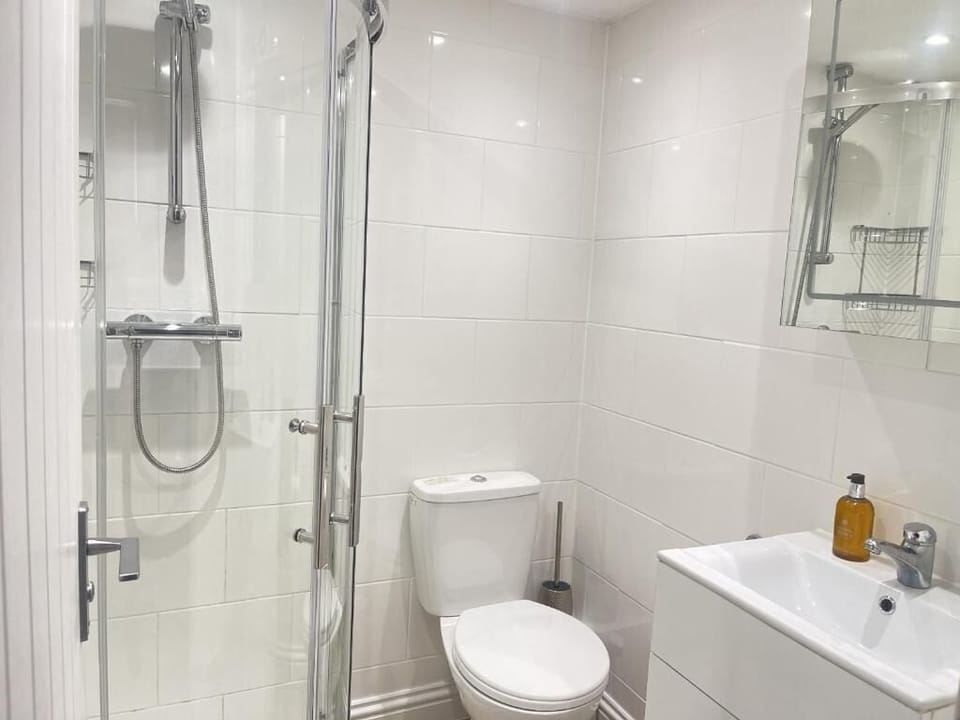 House | Iron/ironing board, WiFi (free)