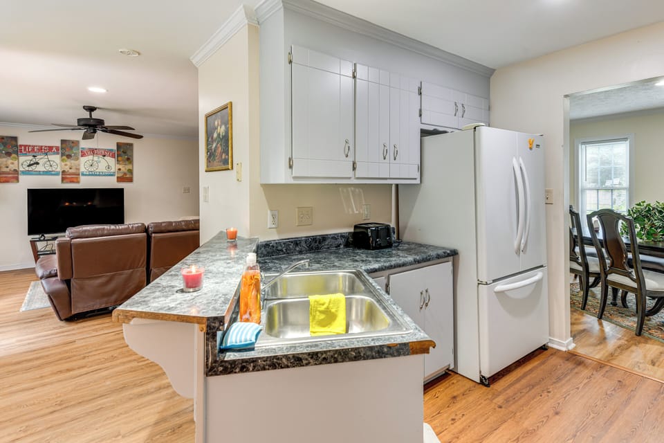 Kitchen | 1st Floor | Cooking Basics | Stove/Oven