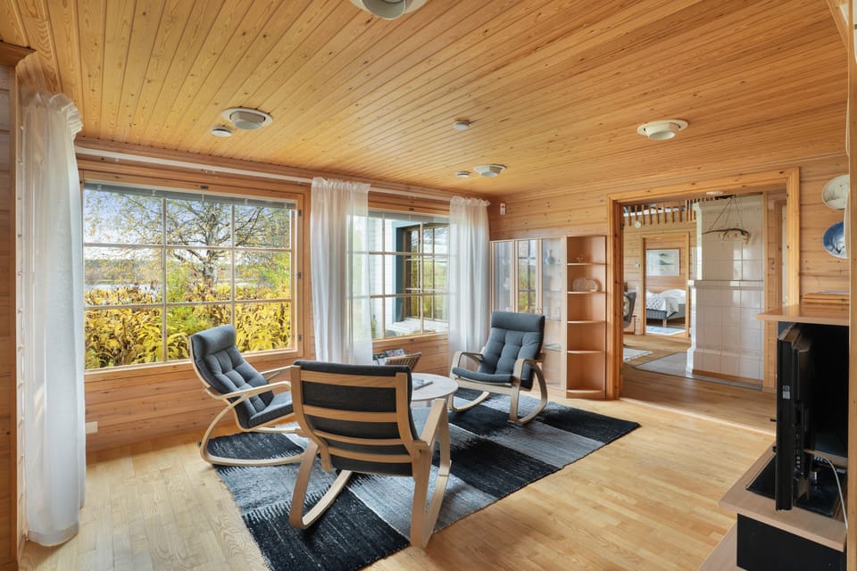 Comfort House, Patio, River View | Living area