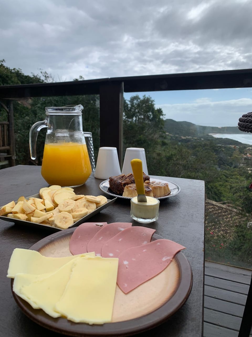 Daily cooked-to-order breakfast for a fee
