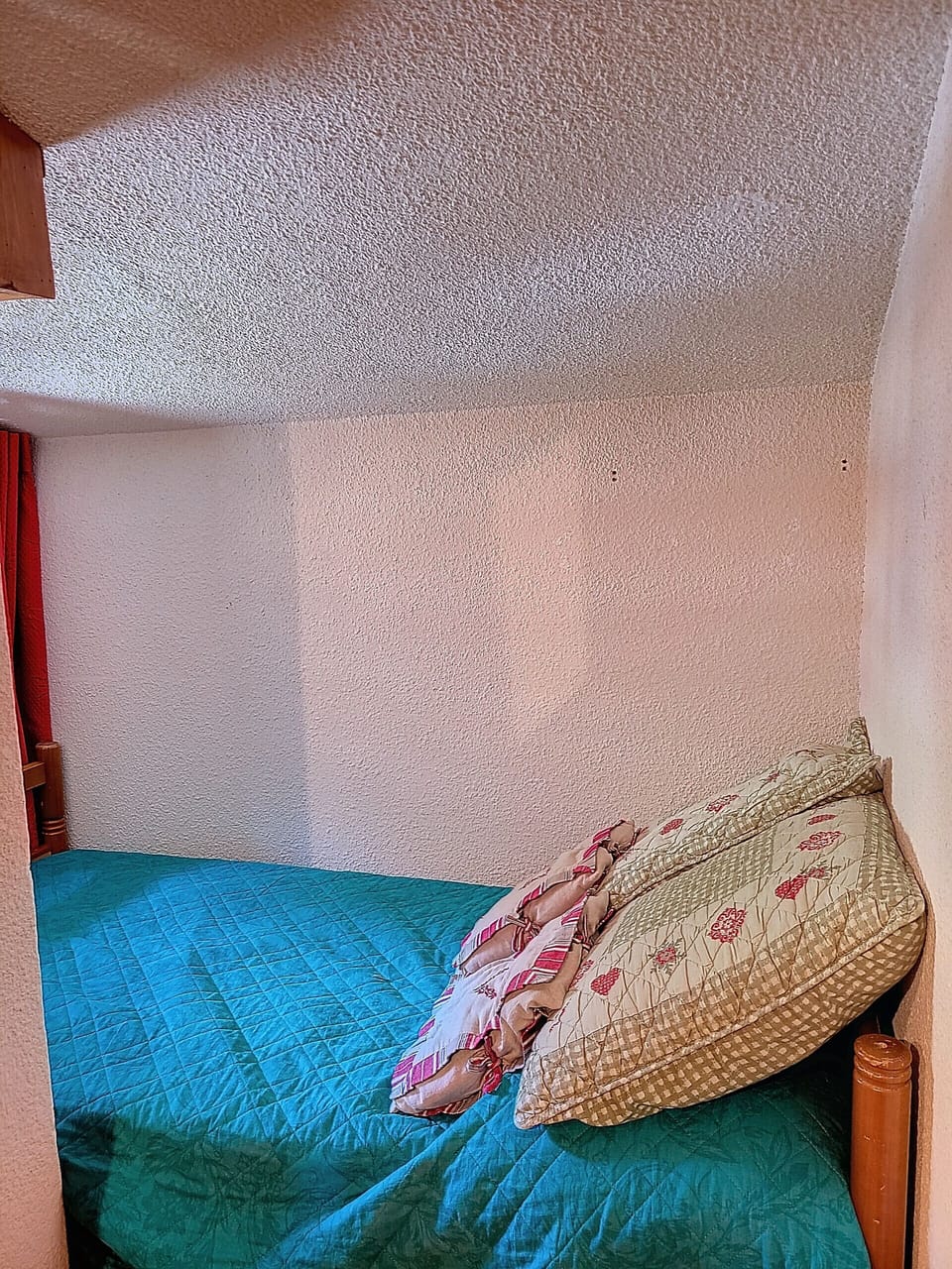 Sleeping area 1 single bed