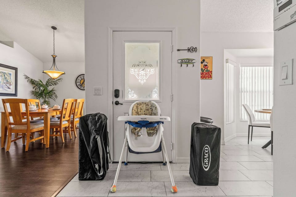 House, Multiple Beds, Pool Access, Pool View (Magical Family Getaway) | Interior