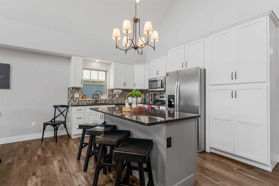 House, Multiple Beds, Hot Tub, Mountain View (Green Wood Getaway) | Private kitchen