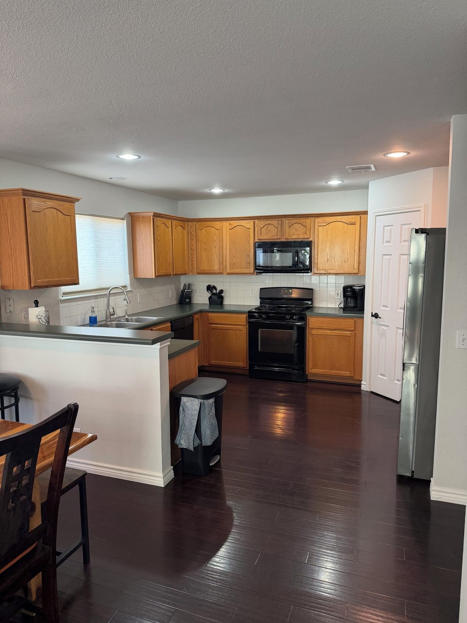 Full Size Kitchen
