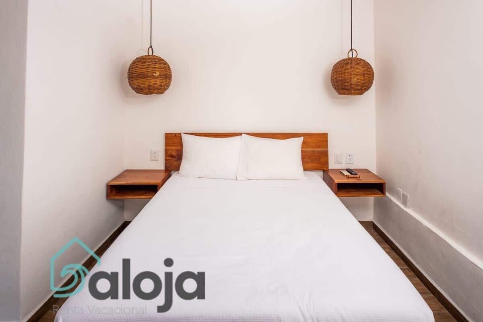Completa recamara con cama queen size 