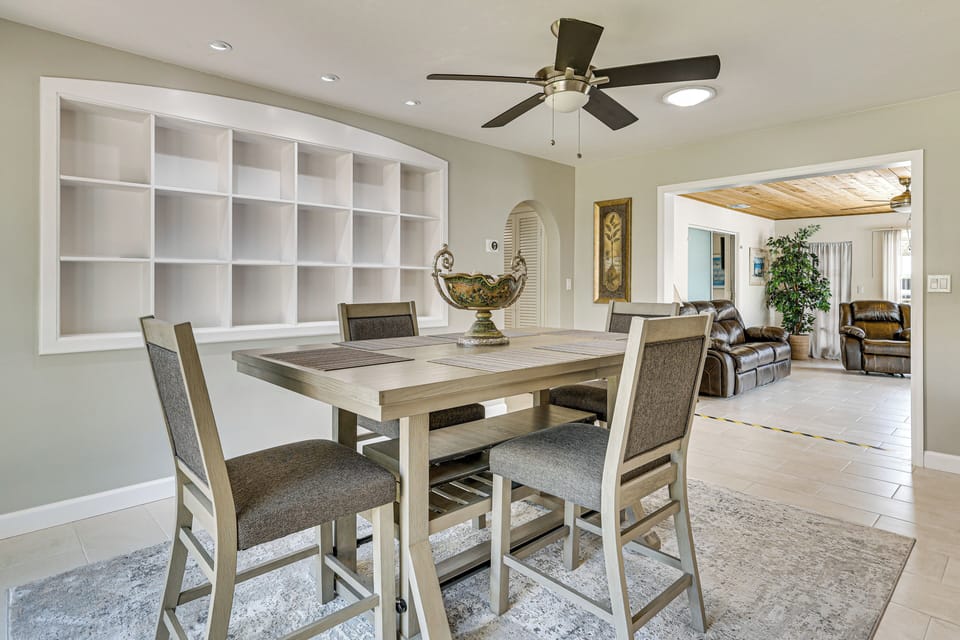 Dining Area | Dishware/Flatware