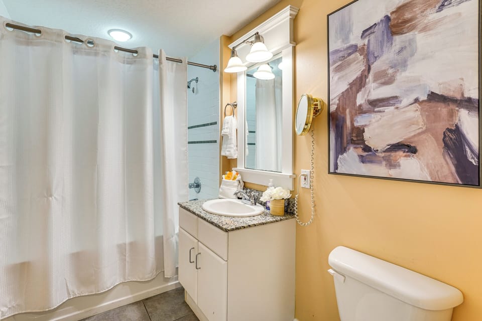 Bathroom | Towels Provided