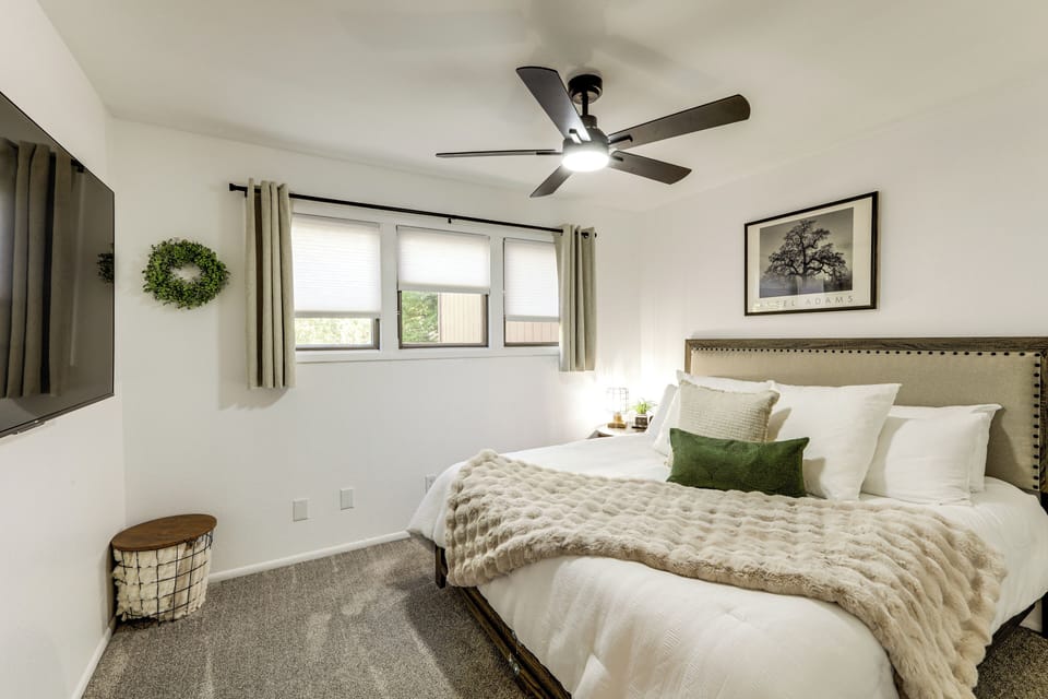 Bedroom 1 | King Bed | Linens Provided | 1st Floor