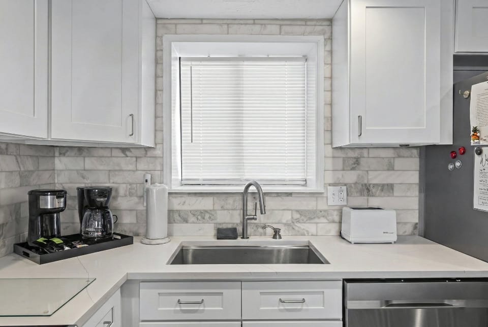 Kitchen layout is perfect for cooking and entertaining.
