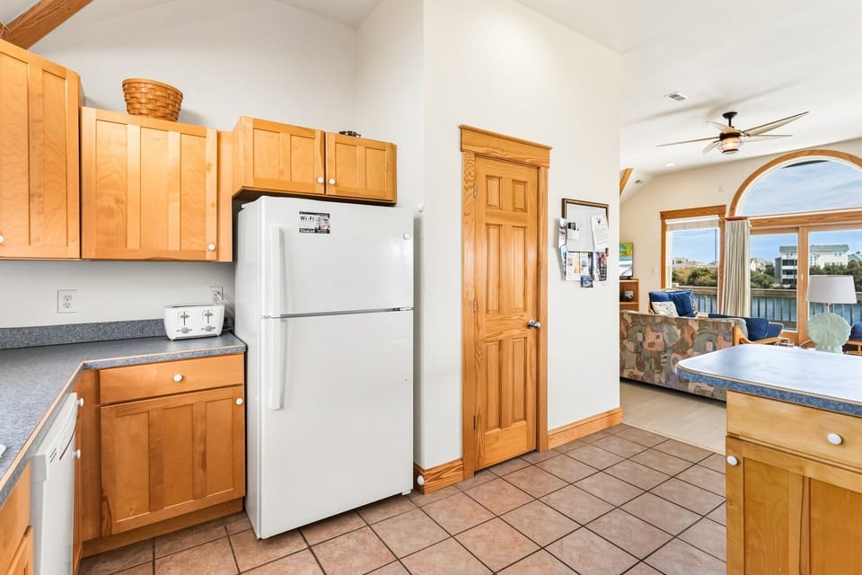 Kitchen: Fully equipped kitchen with Keurig, crock pot, and griddle—perfect for vacation cooking.