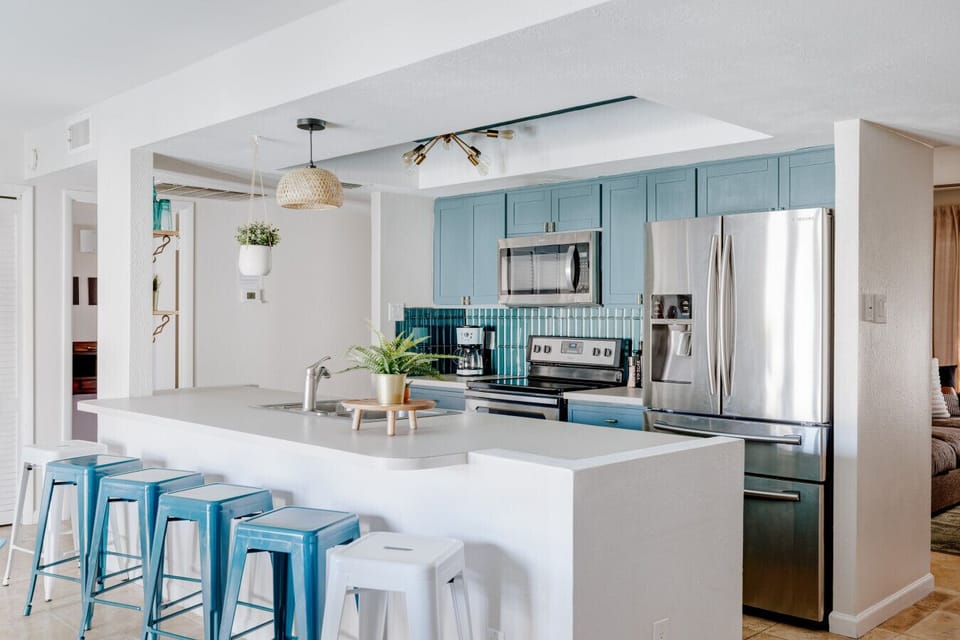 Fully equipped kitchen that opens directly into the dining area