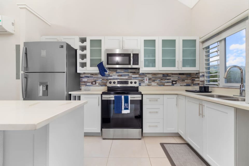 House | 2 bedrooms, desk