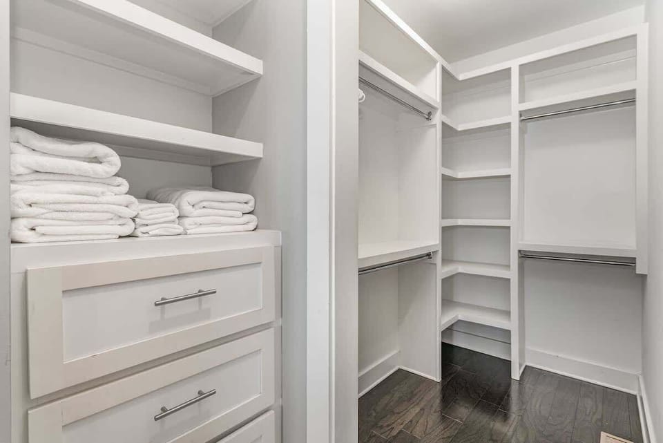 3rd bathroom with double vanity and large walk-in closet. (3rd Floor)