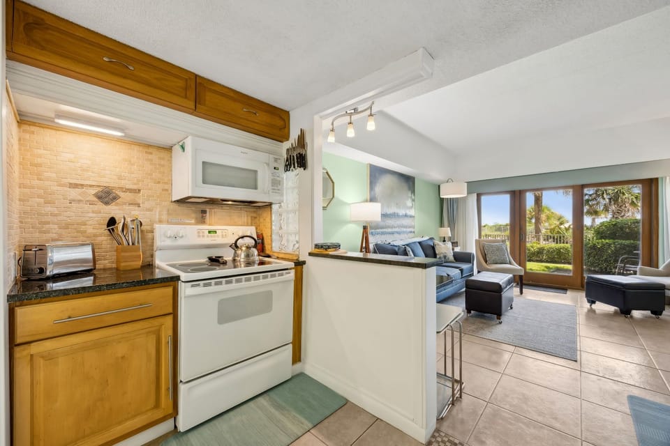 Everything you need for a simple stay, right at your fingertips