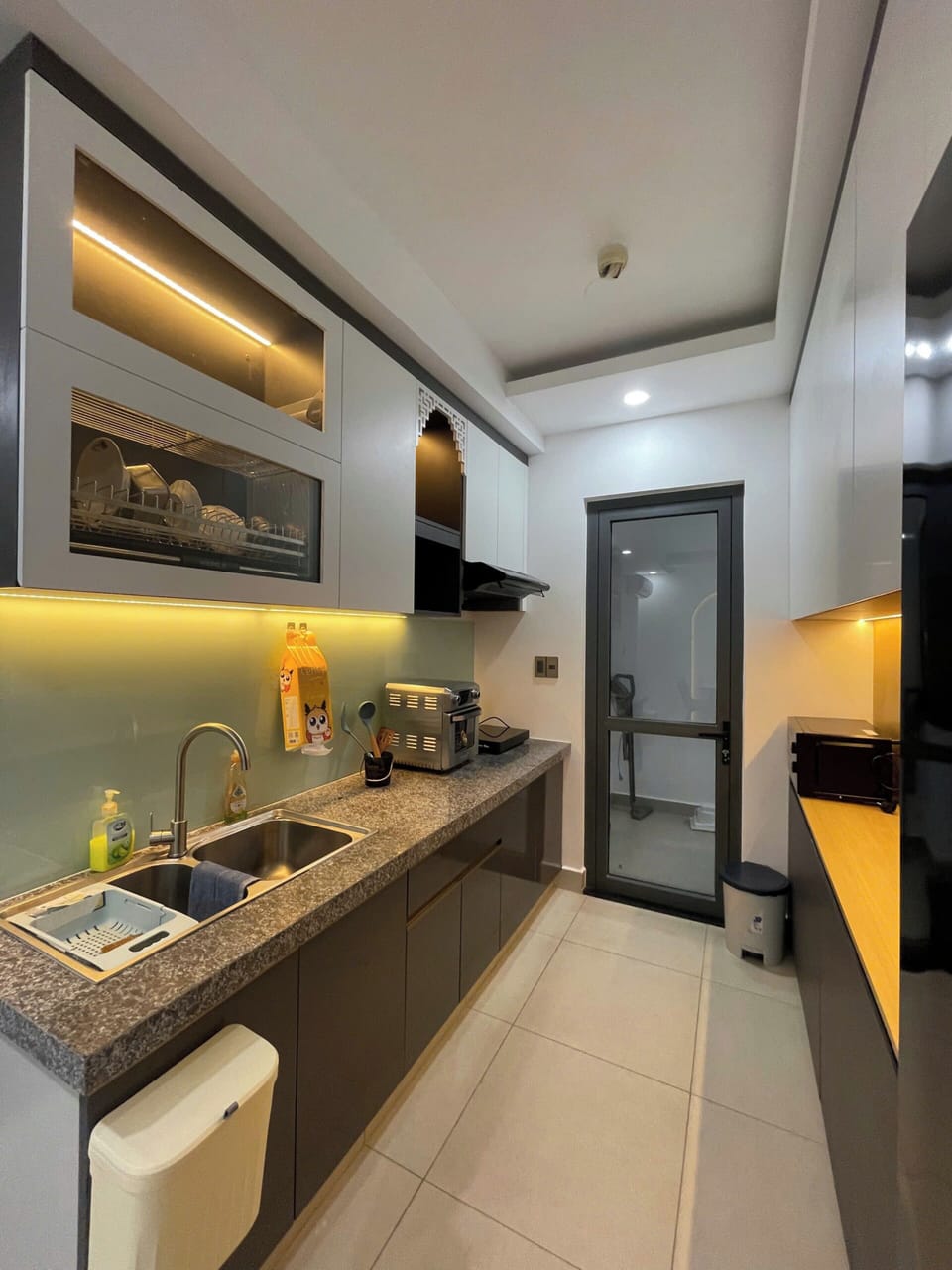 Condo, 2 Bedrooms, Balcony, Beach View | Private kitchen | Fridge, microwave, oven, cookware/dishes/utensils