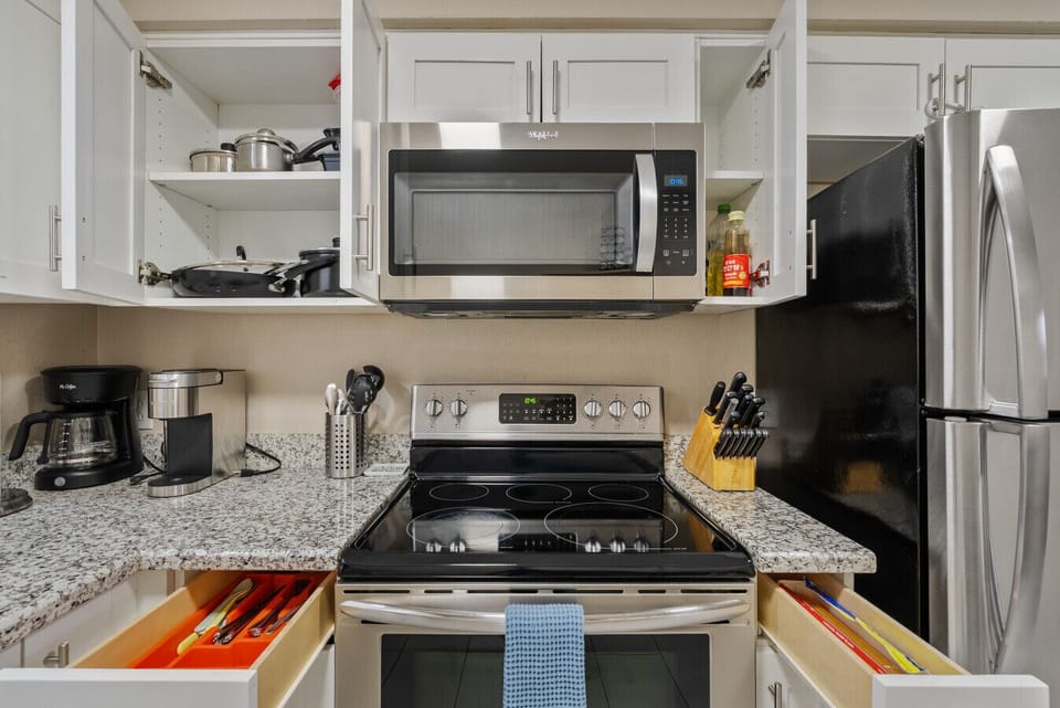 Fully Stocked Kitchen with all of the cooking implements