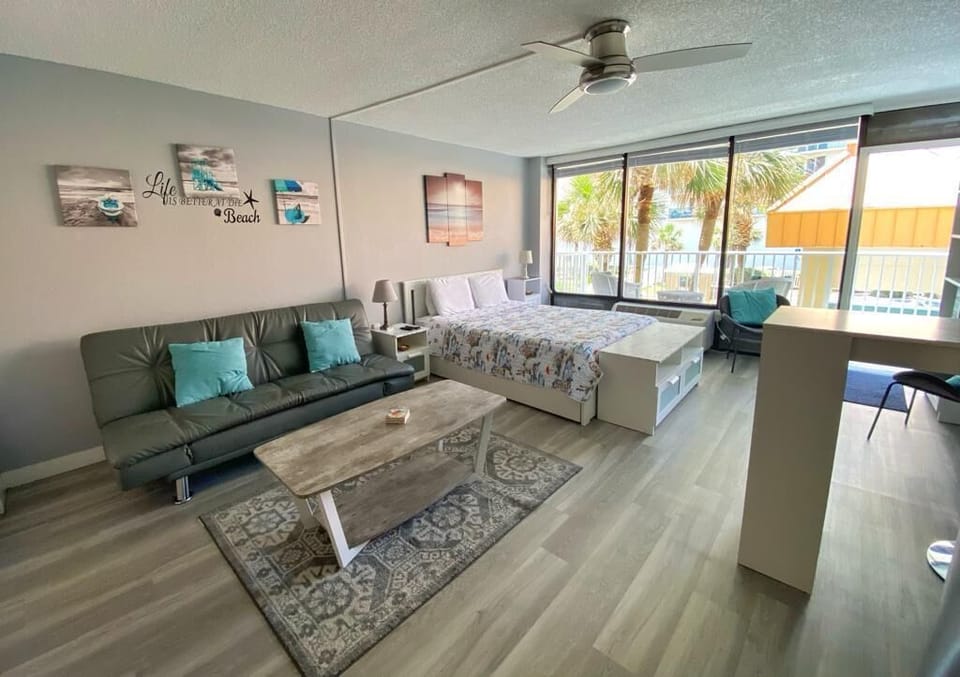 Comfortable living area to relax and unwind.
