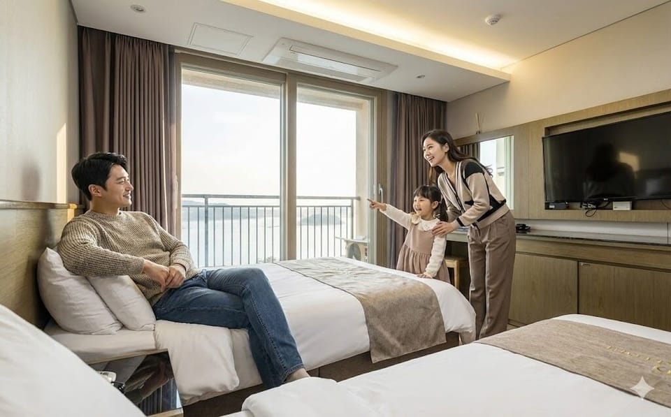 Standard Twin Room, Balcony, Ocean View | Desk, laptop workspace, free WiFi