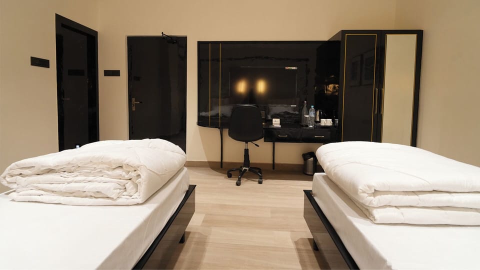 Deluxe Double or Twin Room | Desk, laptop workspace, free WiFi