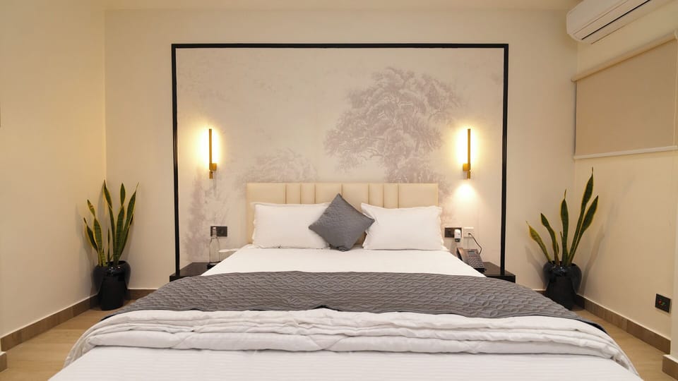 Deluxe Double Room | Desk, laptop workspace, free WiFi