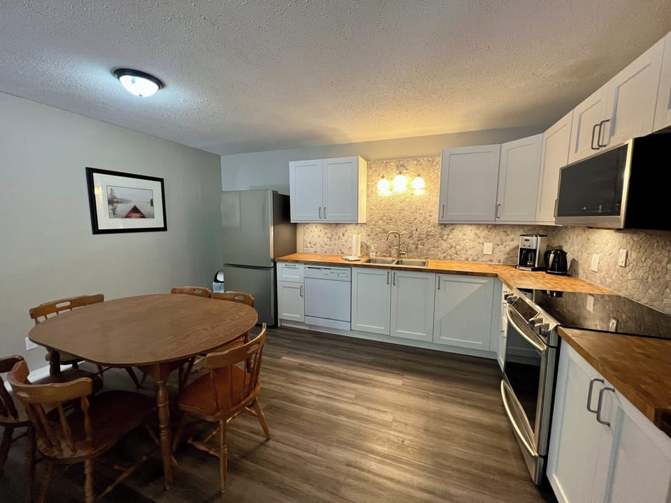 Fully loaded kitchen with everything you'll need to feed the crew.