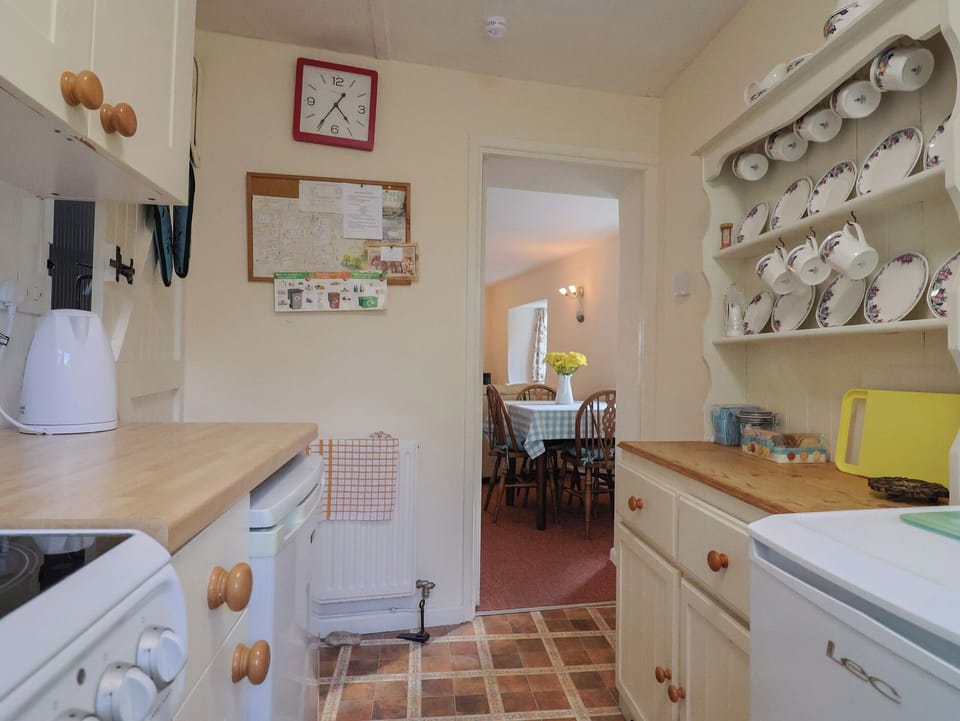 Dishwasher, cookware/dishes/utensils