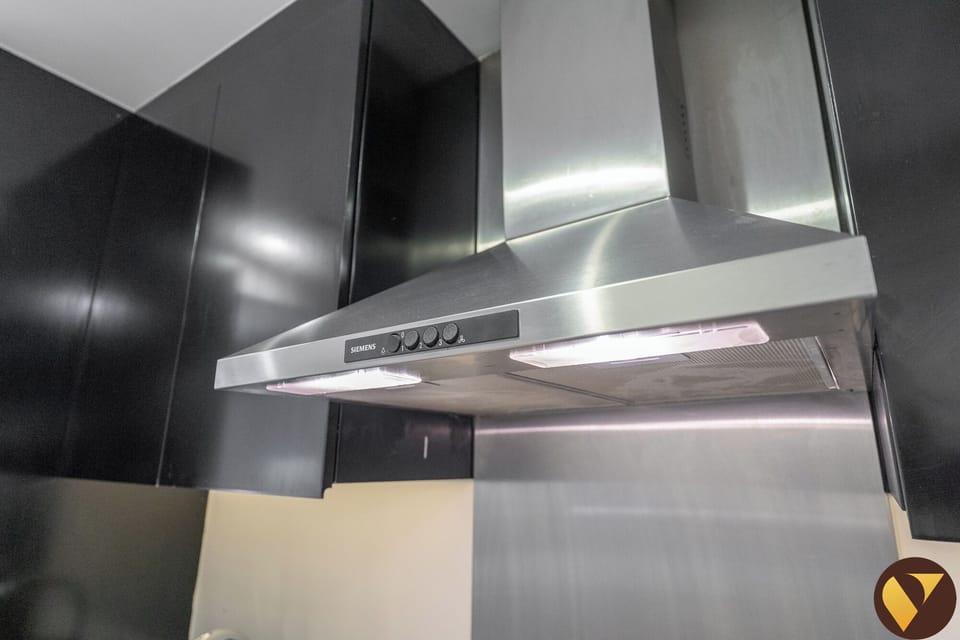 Luxury Studio, Balcony, City View | Premium bedding, in-room safe, individually decorated