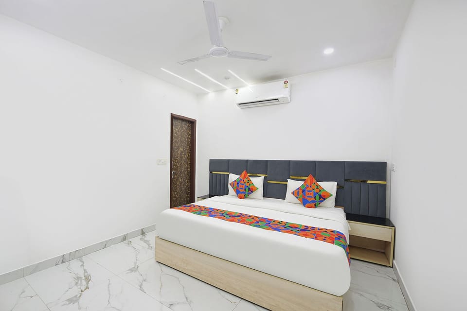 Deluxe Room | Egyptian cotton sheets, premium bedding, in-room safe, free WiFi