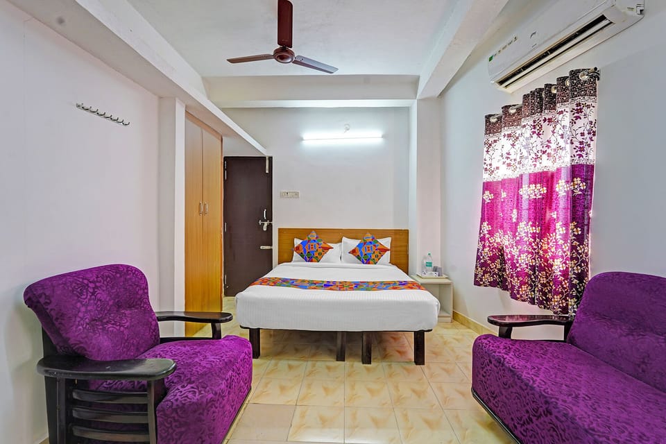 Egyptian cotton sheets, premium bedding, in-room safe, free WiFi