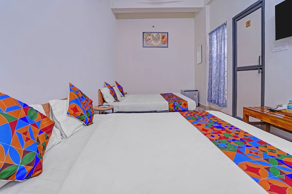 Egyptian cotton sheets, premium bedding, in-room safe, free WiFi