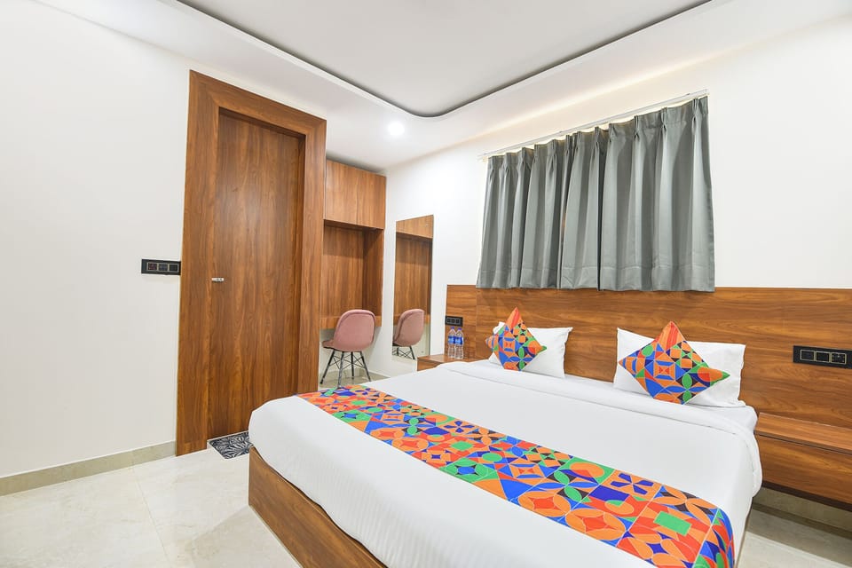 Egyptian cotton sheets, premium bedding, in-room safe, free WiFi