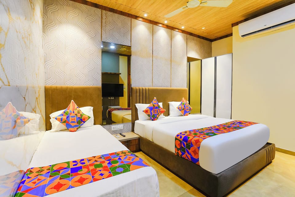 Egyptian cotton sheets, premium bedding, in-room safe, free WiFi